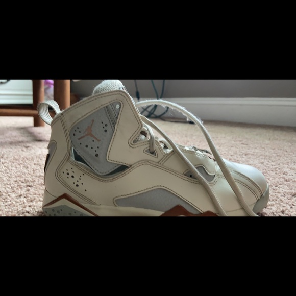 Jordan true flight high top kids sneakers - Picture 5 of 6